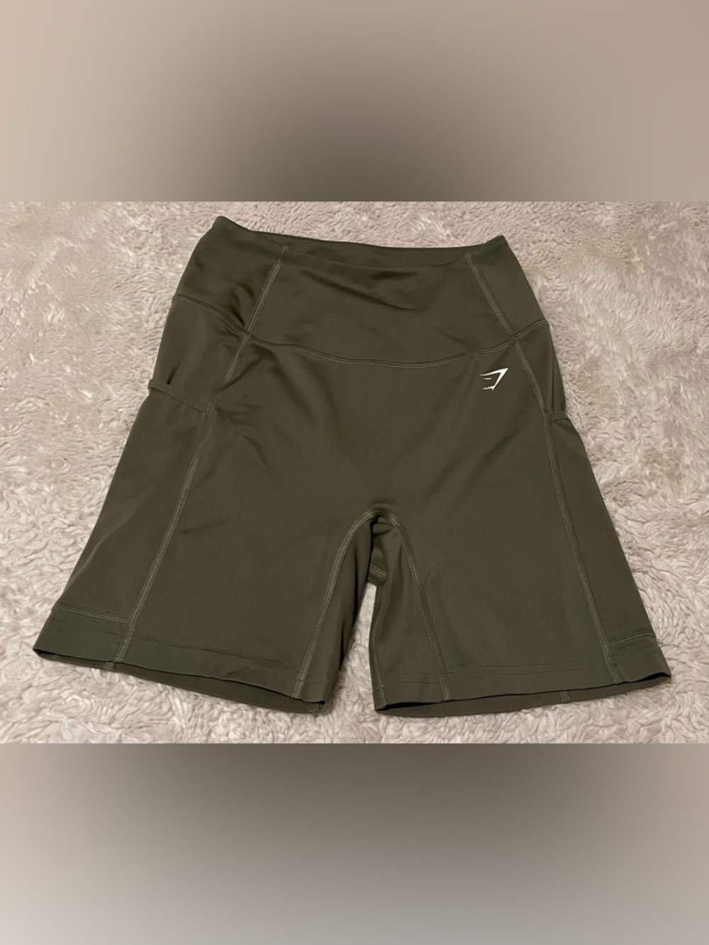 Gymshark Women's High-Waisted Pocket Flattering Fit Shorts Dusty Olive S